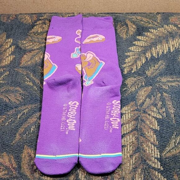 Scooby-Doo Men's Purple and Pink Novelty Crew Long Retro Socks - Picture 2 of 3